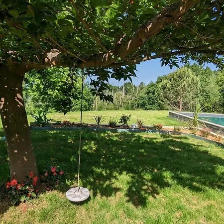 Cosy Arnaya Domaine Et Grande Piscine - 1 Hectare *